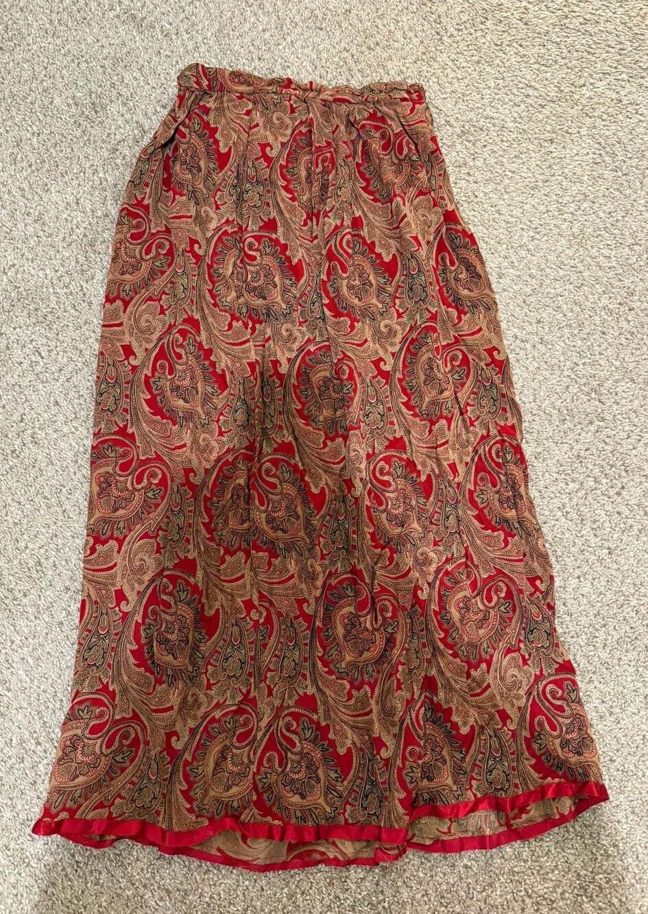 JH Collectibles Size 4 Red Paisley Print Rayon Midi Skirt
